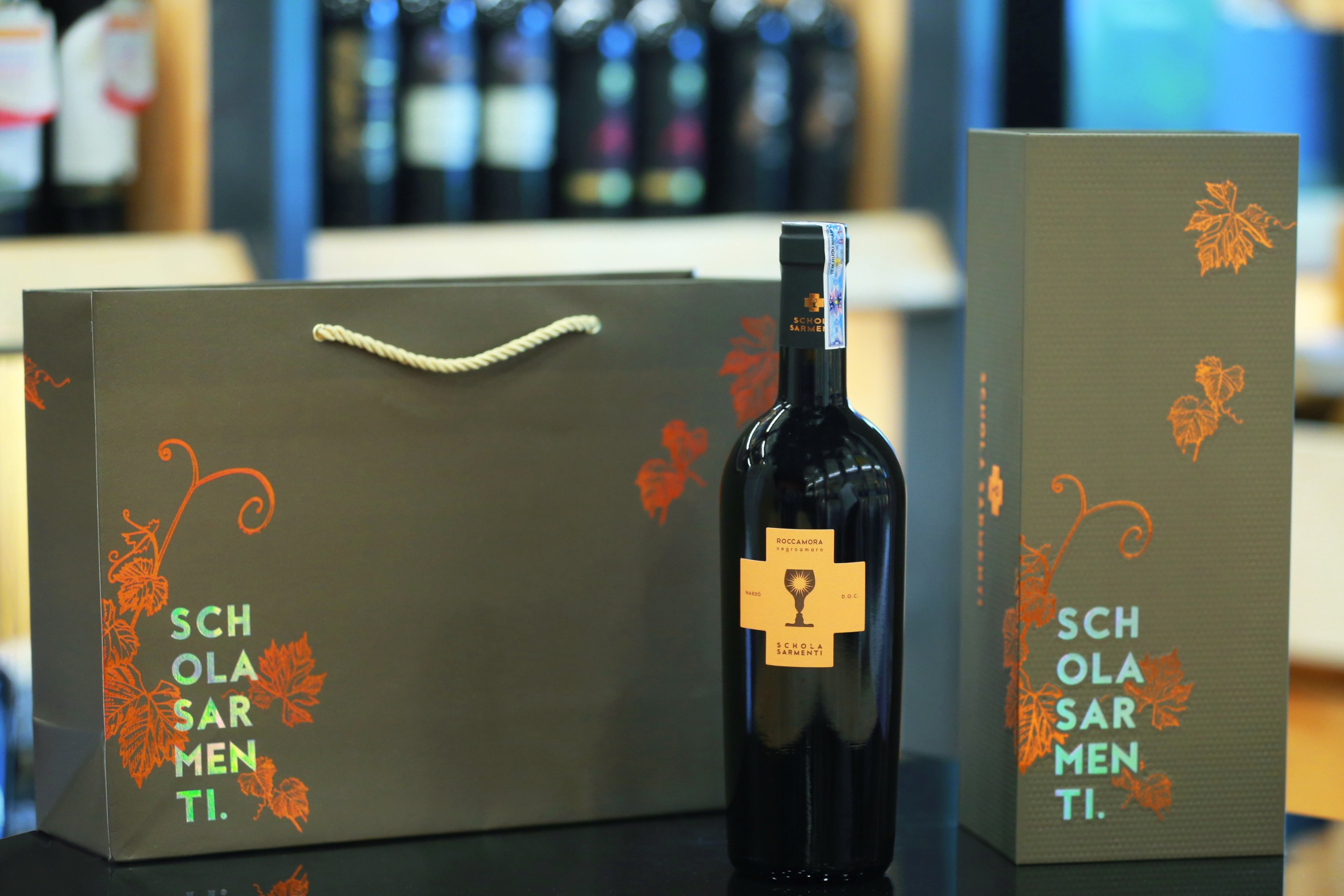 Rượu Vang Chén Thánh Schola Sarmenti Roccamora - Đẳng cấp rượu vang Ý