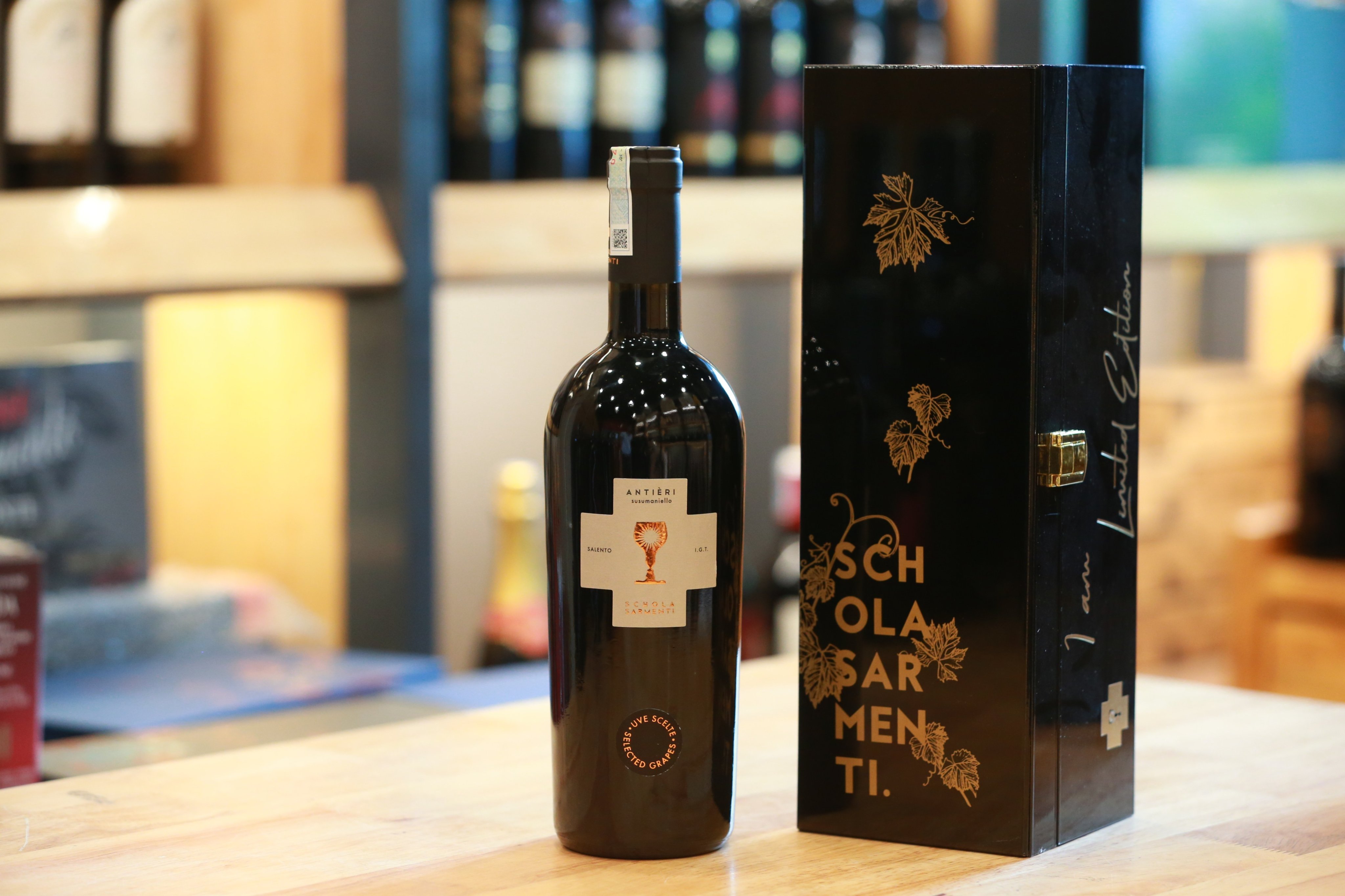 Rượu Vang Chén Thánh Schola Sarmenti Antieri