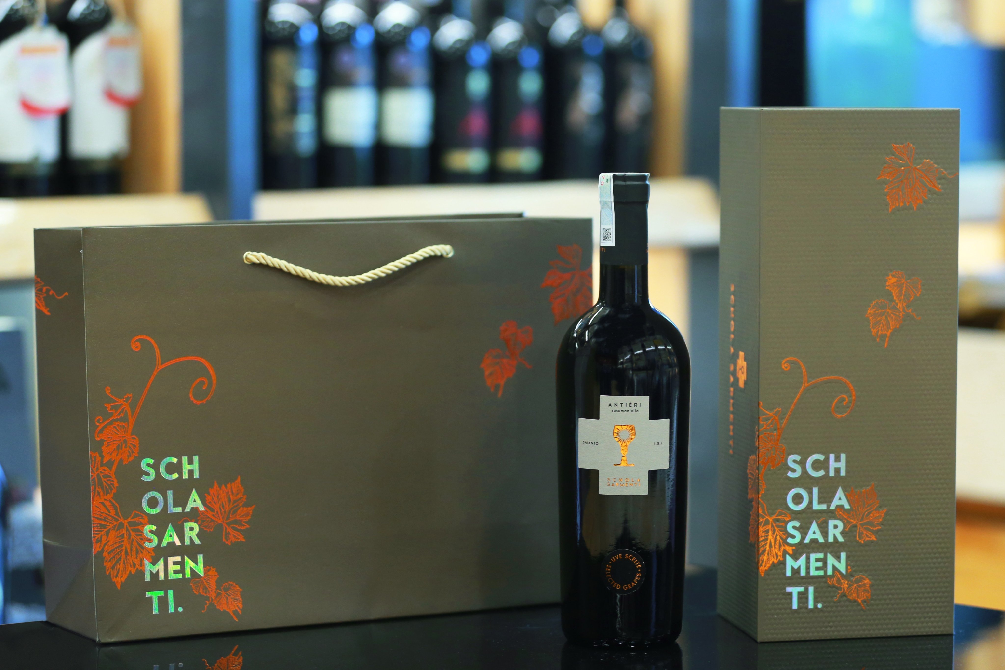 Rượu Vang Chén Thánh Schola Sarmenti Antieri